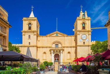 Valletta, Malta - 2 Nisan 2025: St. Johns Katedrali, Vaftizci Yahya 'ya ithaf edilmiştir..