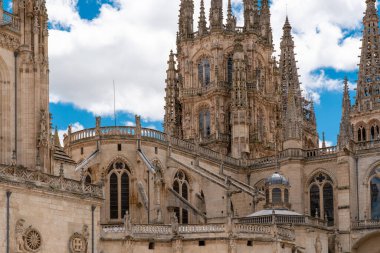 Burgos 'lu Aziz Mary Katedrali' nin güzel mimari detayları. İspanya 'nın Burgos şehrinin tarihi merkezinde bulunan Bakire Meryem' e adanmış Katolik kilisesi. Seyahat hedefi. 