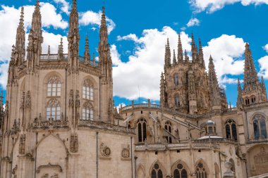 Burgos 'lu Aziz Mary Katedrali' nin güzel mimari detayları. İspanya 'nın Burgos şehrinin tarihi merkezinde bulunan Bakire Meryem' e adanmış Katolik kilisesi. Seyahat hedefi. 