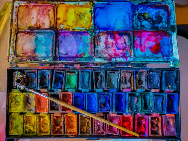 페인트를 색깔의 팔레트 — 스톡 사진