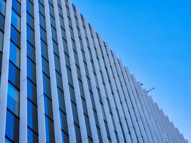 Şehirdeki modern ofis binası