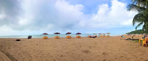 Plaża Maragogi Wolny Dzień Krzesłami Parasolami Czekającymi Turystów — Zdjęcie stockowe