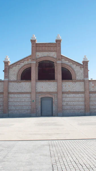 Fachada Tijolo Vermelho Edifício Histórico Matadero Madrid — Fotografia de Stock