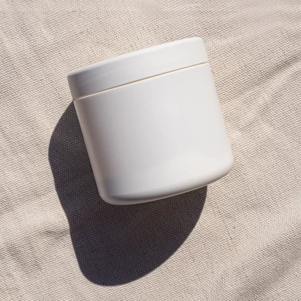 Witte Plastic Pot Mockup Verpakking Met Lange Schaduw Zomer Platlay Stockfoto