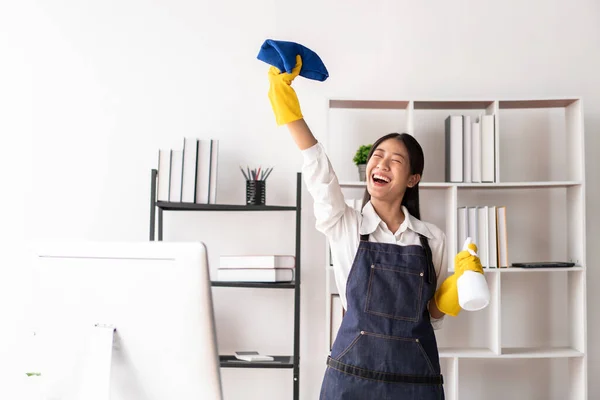 Housewife Apron Wearing Gloves Holding Hygiene Spray Bottle Microfiber Fabric — Stock Photo, Image