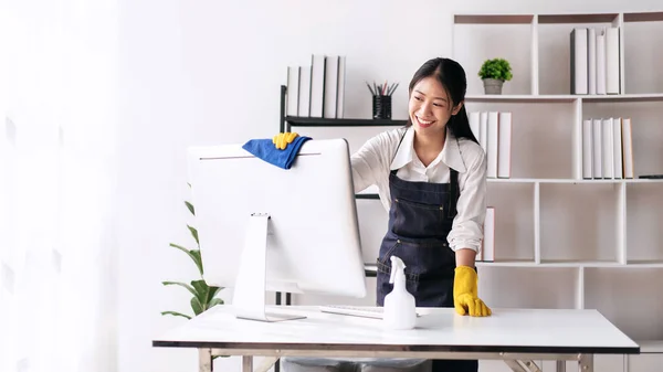 Housewife Apron Wearing Gloves Using Microfiber Fabric Wiping Cleanup Computer — Stock Photo, Image