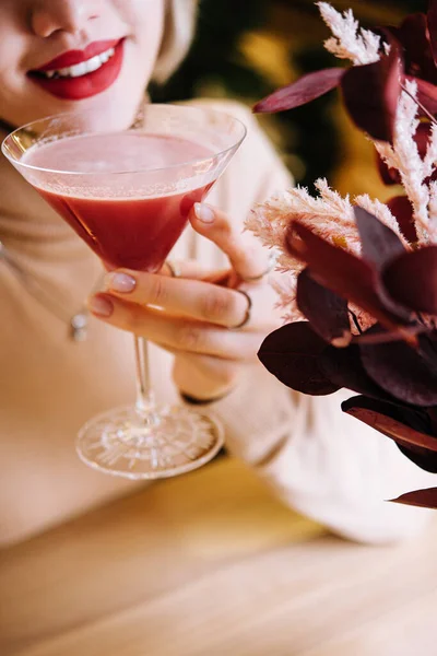 Young Woman Drink Red Cocktail Strawberry — Zdjęcie stockowe