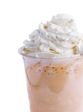 Beyaz kremalı çikolatalı milkshake.