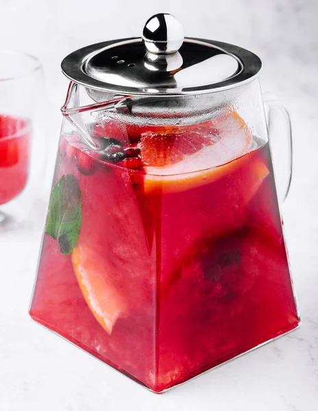 Strawberry Orange Basil Sparkling Punch Spring Cocktail — Stock Photo, Image