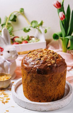 Geleneksel yemek evde ile şenlikli Paskalya Tablo ayarı