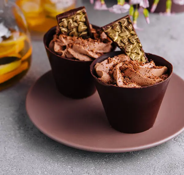 Шоколадные Торты Чайником — стоковое фото