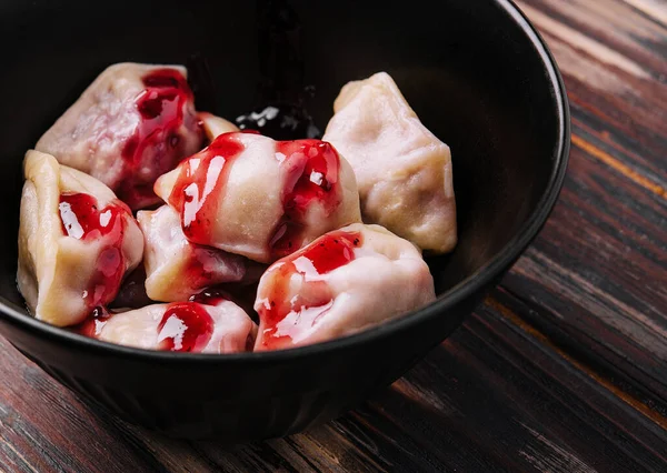 Lækre Dumplings Med Kirsebær Marmelade - Stock-foto