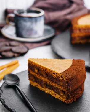 Koyu çikolatalı cheesecake.