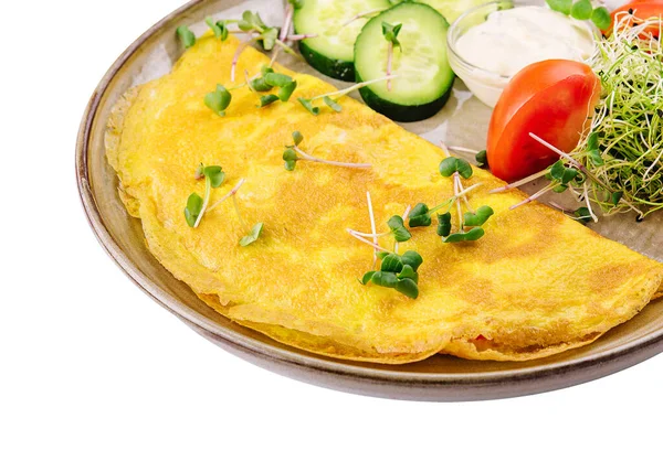 Omelet Cheese Parsley Sliced Tomatoes Cucumbers Plate — Foto de Stock