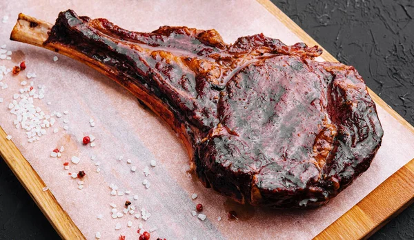 Steak Porc Grillé Sur Planche Bois — Photo