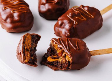 Snickers dondurma üst görünümü