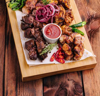 Çeşitler çeşitli yemek ızgara et mangal