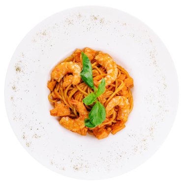 Karides ve domates soslu spagetti.