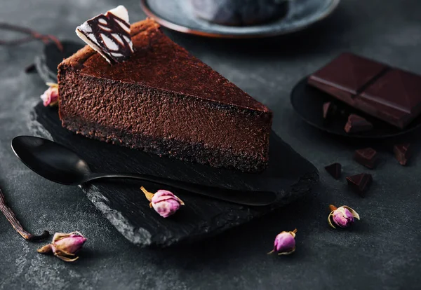Chocolate Cheesecake Black Stone Board — Foto de Stock