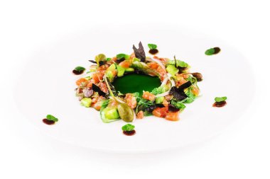 Kapari ve Balzamico tartar somon ve avokado ile servis