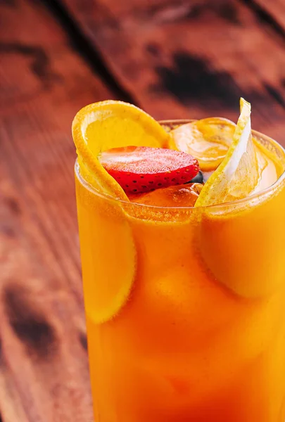 Sweet Refreshing Pimms Cup Cocktail Fruit — Zdjęcie stockowe