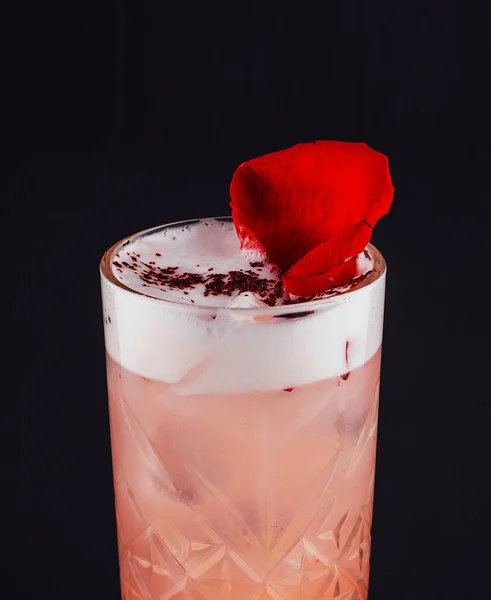 Clover Club Cocktail Drankje Met Frambozen Rozenblaadje — Stockfoto