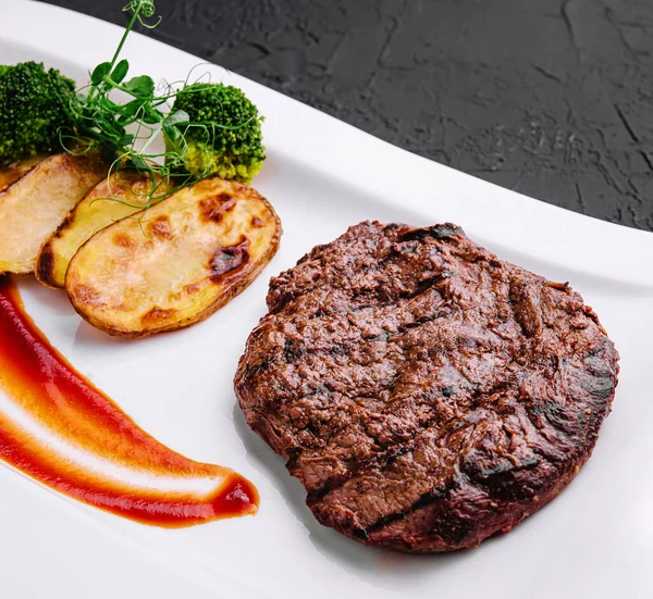 Steak Baked Potatoes Broccoli — Foto Stock