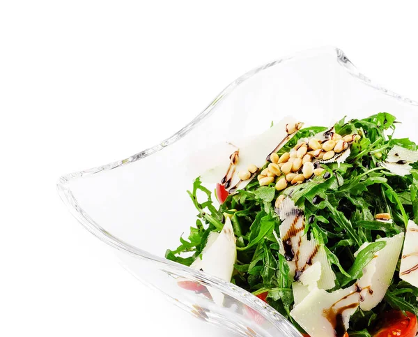 Rucola Salade Met Zonnebloempitten Besprenkeld Met Geraspte Parmezaanse Kaas — Stockfoto