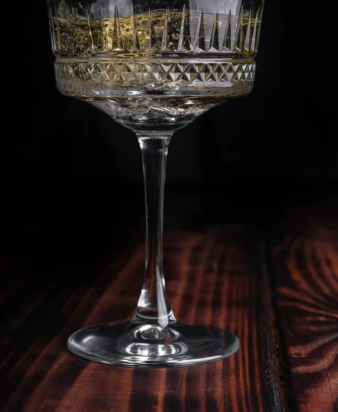 Glas Champagner Mit Spritzer Isoliert Auf Schwarzem Hintergrund — Stockfoto