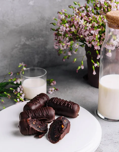 Chocolate Cake Potato White Board Milk — стоковое фото