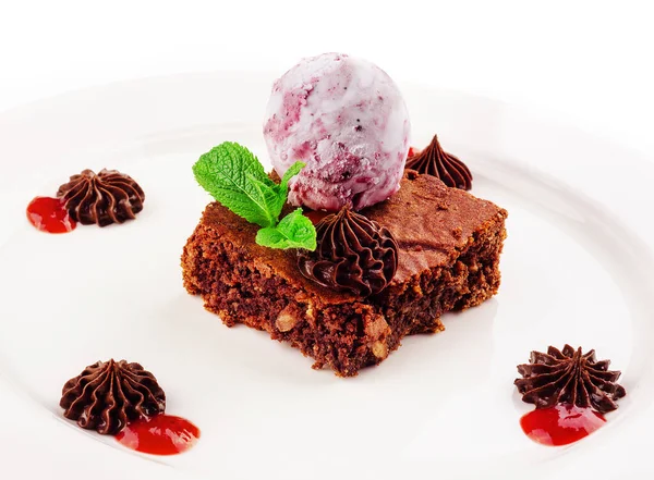 Finom Csokis Brownie Áfonyás Jégkrémmel — Stock Fotó