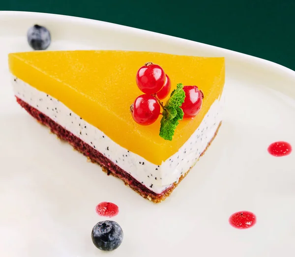 Sweet Home Made Poppy Seed Vanilla Cheesecake — Stock Photo, Image
