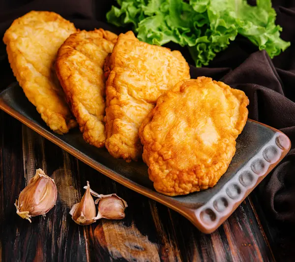 Fried Chicken Chop Ceramic Plate — Zdjęcie stockowe
