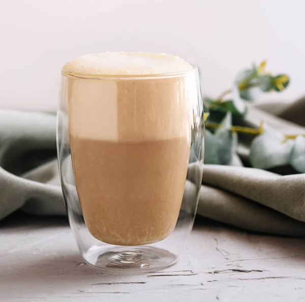 Heat Resistant Double Walled Glass Cup Filled Latte Cappuccino — Stok Foto