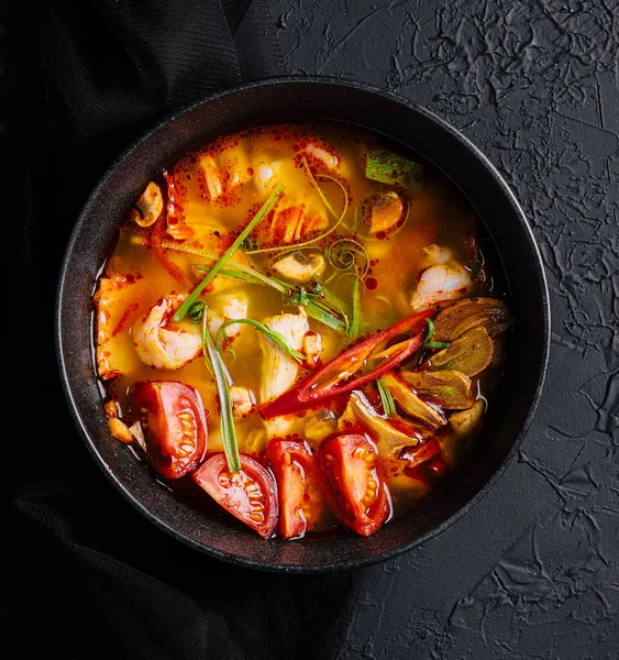 Tom Yum Goong Tayland Sıcak Baharatlı Çorbası — Stok fotoğraf