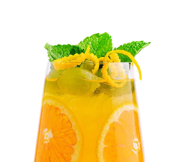 经典的夏季模仿鸡尾酒 配橙汁 — 图库照片