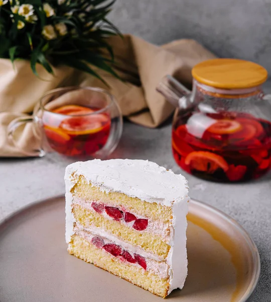 Biscuit Cake Strawberry Filling Tea — 스톡 사진