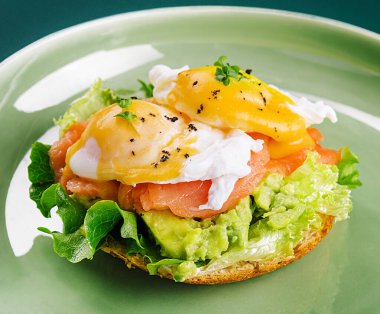 Wholemeal Bread Toast, smashed Avocado, Salmon and Egg