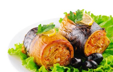 baked fillet of mackerel in rolls with carrots and onions