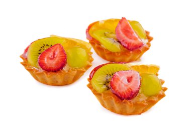 Krem ve yaz meyve karışımı ile Mini tart