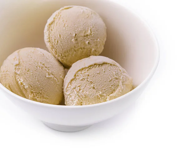 开心果冰淇淋在白碗 — 图库照片