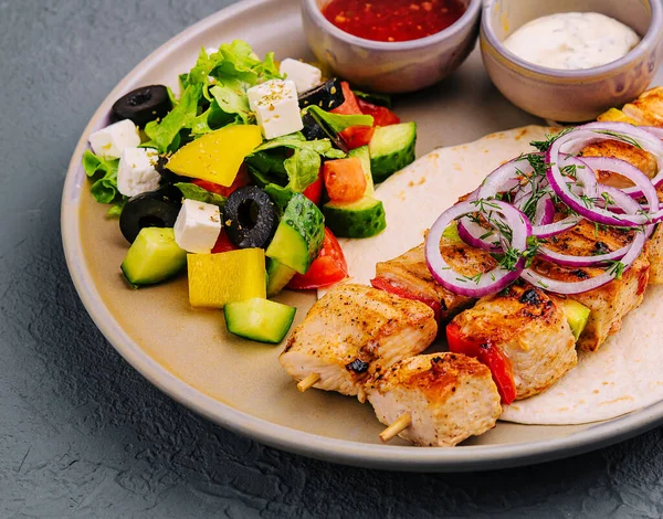 Chicken Skewers Greek Salad Creamy Spicy Sauces — Stock Photo, Image