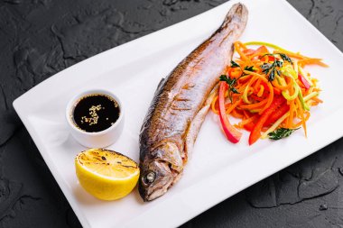 Teriyaki soslu ızgara Saba balık biftek