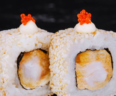 Ebi tempura sushi roll with Japanese mayonnaise
