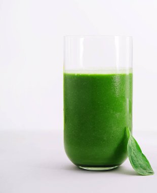 Bir bardak ıspanak detoksu izole edildi.