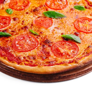 Domatesli ve peynirli Margherita Pizza