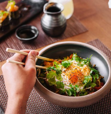 Asya yemeği ramen üst görünüm