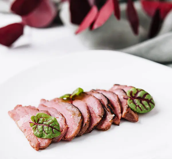 Sliced Duck Breast Roasted Meat Plate — 图库照片