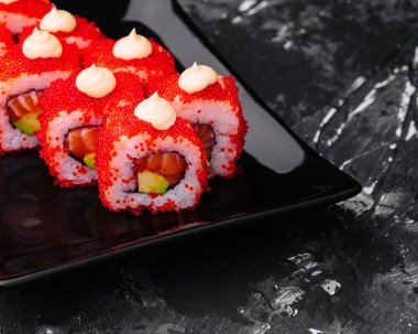 Makro California maki suşisi ve pilav.