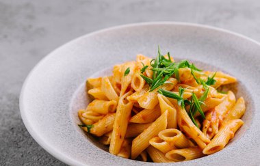 Domates soslu makarna.